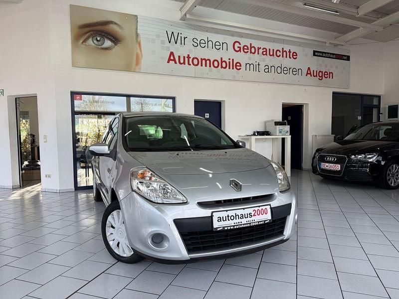 Silber Gebraucht 2010 Renault Clio III Expression Kleinwagen | 3.950 € (Etwas zu teuer) - Bild 1/4