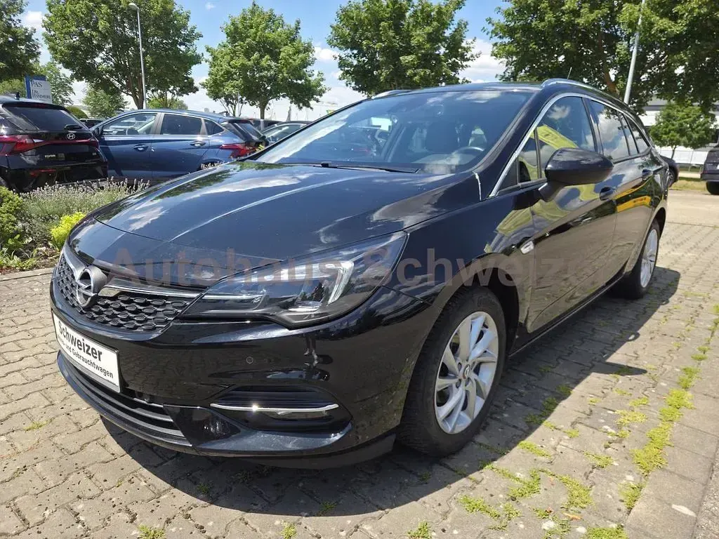Gebraucht Opel Astra 131 PS (96 kW) 2022 Onyx schwarz Kleinwagen