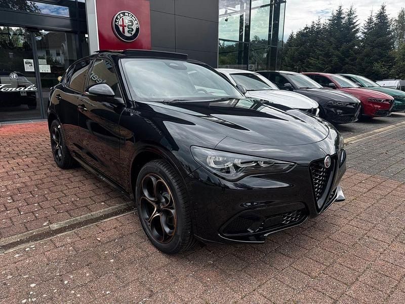 Neu Alfa Romeo Stelvio 280 PS (205 kW) 2025 Schwarz SUV