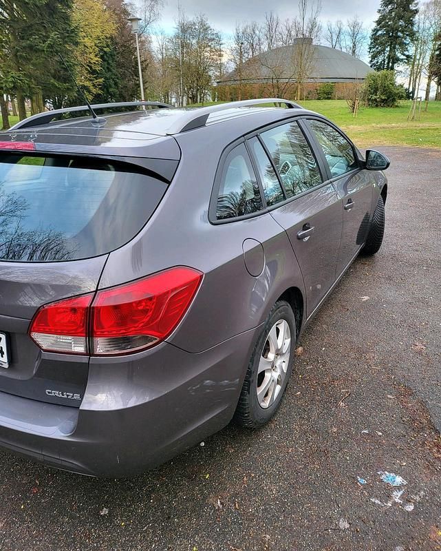 Gebraucht Chevrolet Cruze 124 PS (91 kW) 2012 Grau Kombi