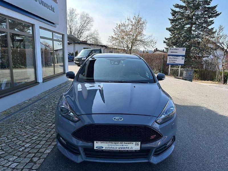 Gebraucht Ford Focus Sport 185 PS (136 kW) 2017 Slategrau Kombi