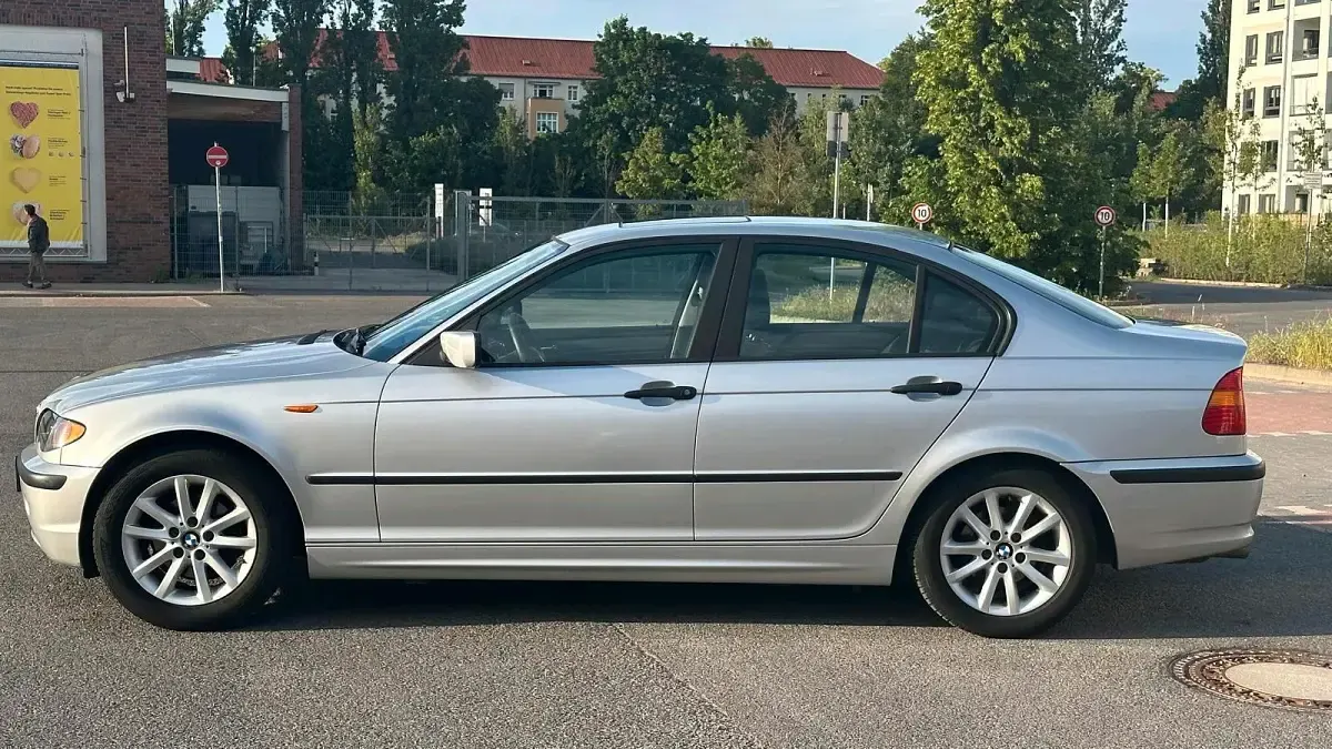Gebraucht BMW 316 115 PS (84 kW) 2003 Silber Limousine