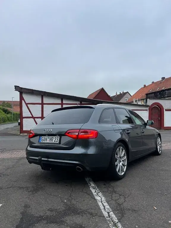 Gebraucht Audi A4 S-Line 204 PS (150 kW) 2012 Grau Limousine