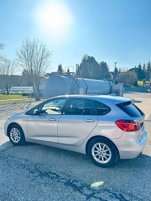 Gebraucht BMW 218 Advantage 136 PS (100 kW) 2016 Silber Kombi