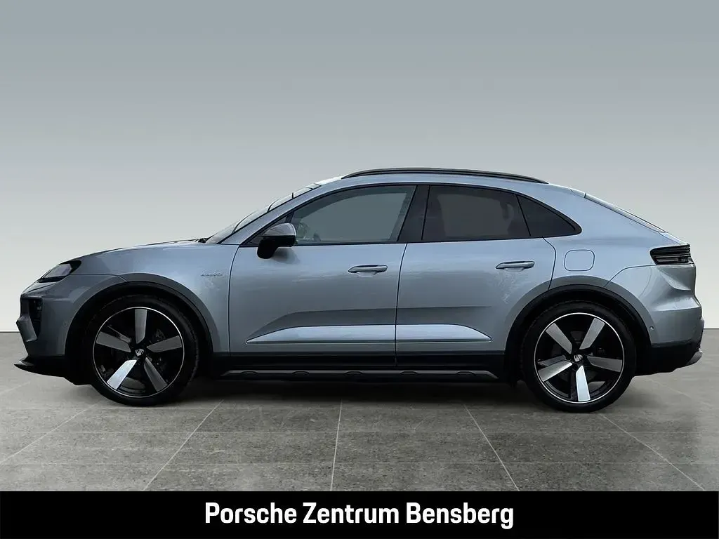 Second-hand Porsche Macan 4 Electric 300 kW (408 CP) 2024 Argintiu SUV