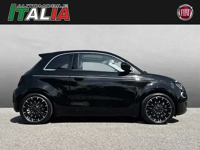 Gebraucht Fiat 500e La Prima 86 kW (118 PS) 2022 Schwarz Kleinwagen