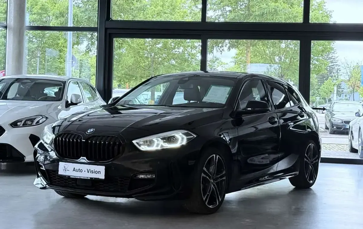 Gebraucht BMW 118 M Sport 136 PS (100 kW) 2024 Saphirschwarz Kleinwagen