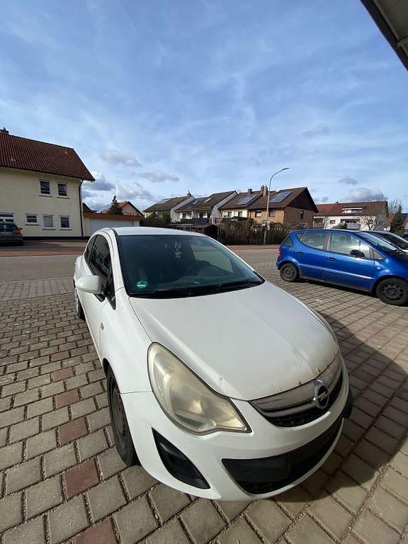 Gebraucht Opel Corsa Color Edition 86 PS (63 kW) 2011 Weiß Kleinwagen