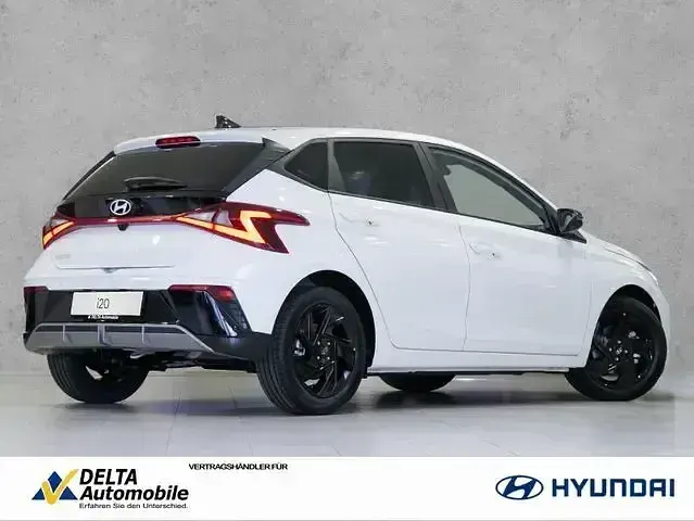Neu Hyundai i20 Blackline 90 PS (66 kW) 2026 Weiß Kleinwagen