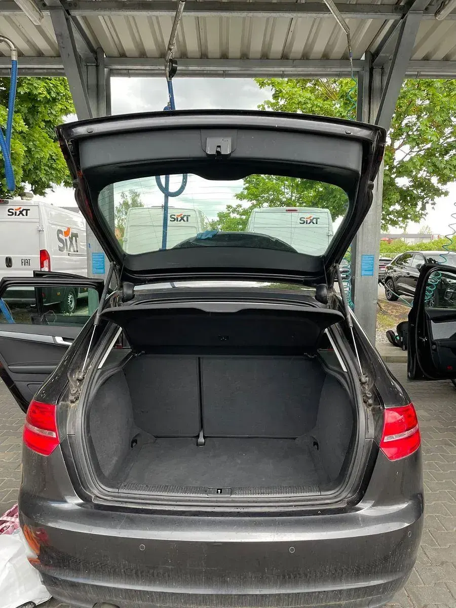 Gebraucht Audi A3 Attraction 102 PS (75 kW) 2010 Grau Kleinwagen