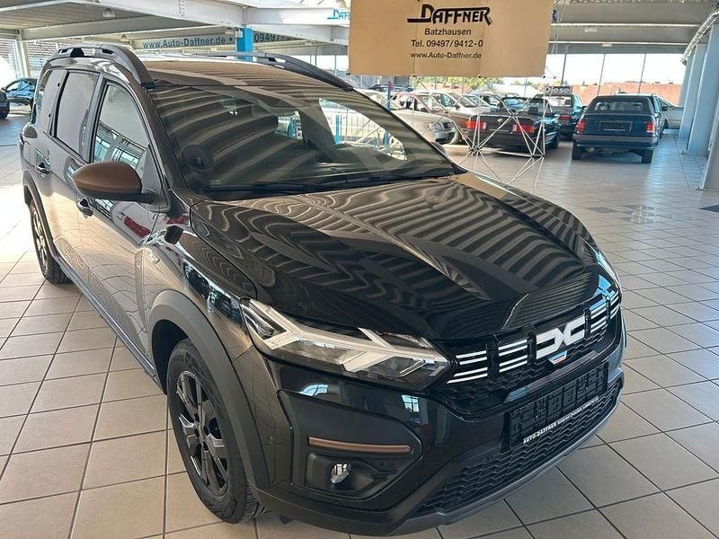 Gebraucht Dacia Jogger 141 PS (103 kW) 2025 Schwarz Van / Kleinbus