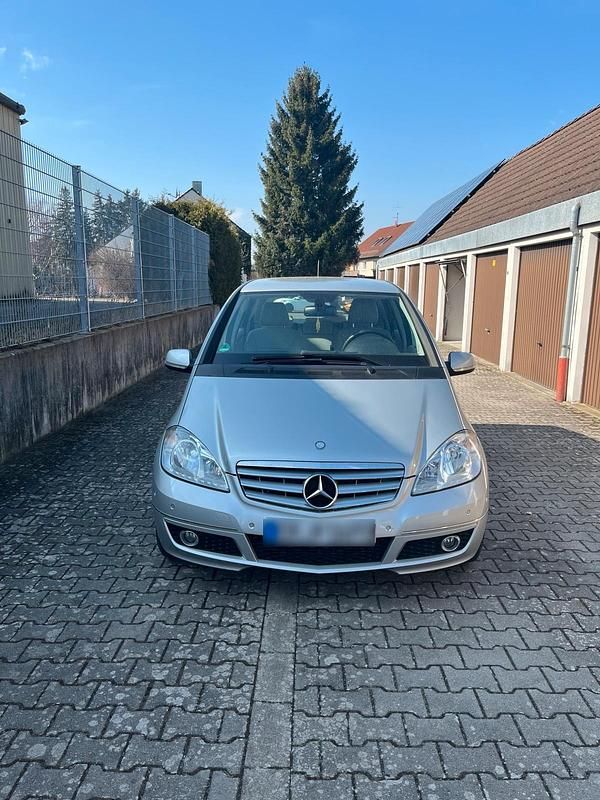 Gebraucht Mercedes A200 140 PS (102 kW) 2010 Silber Limousine
