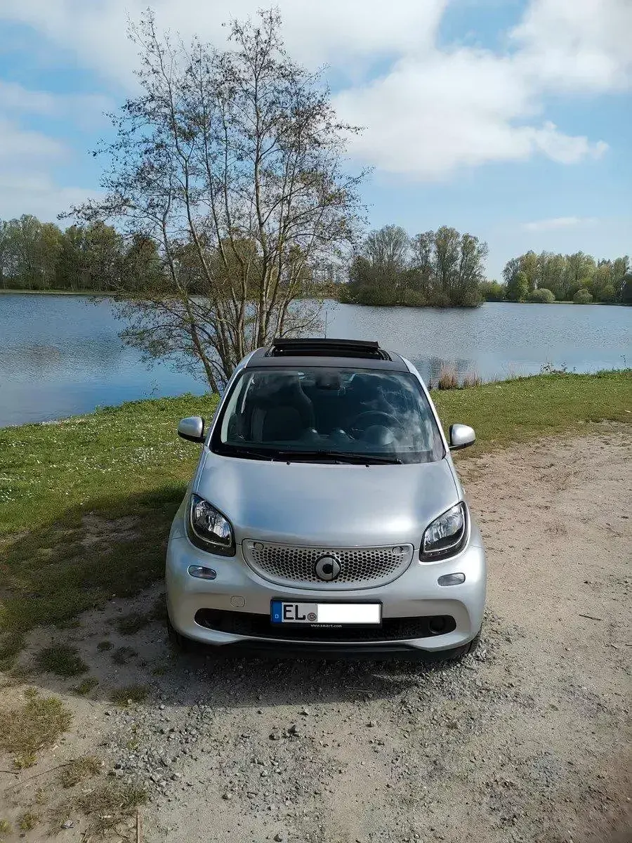 Gebraucht Smart ForFour Passion 90 PS (66 kW) 2016 Silber Kleinwagen