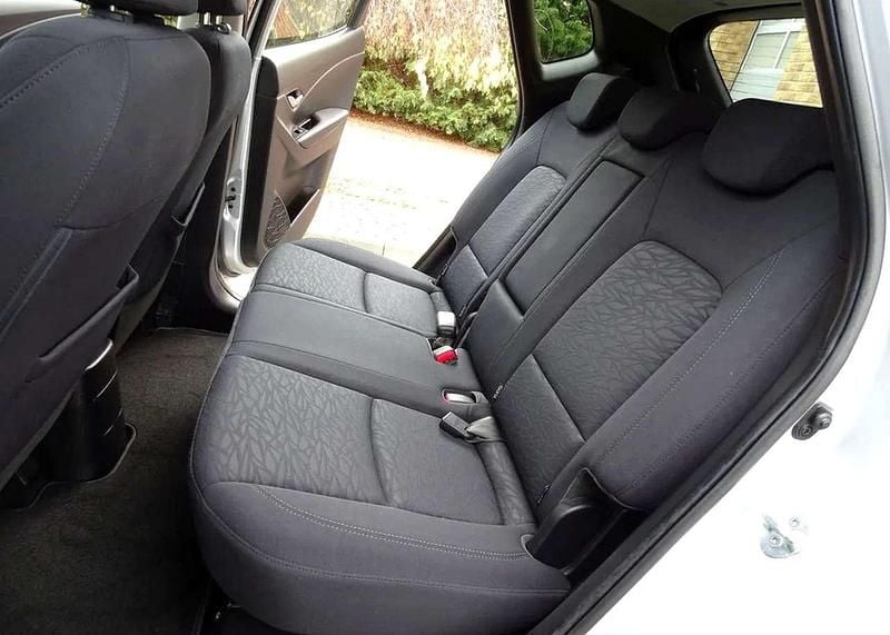 Gebraucht Hyundai ix20 125 PS (91 kW) 2011 Silber Kleinwagen