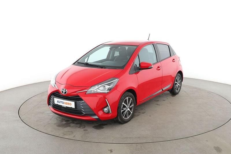 Gebraucht Toyota Yaris Club 112 PS (82 kW) 2019 Rot Limousine