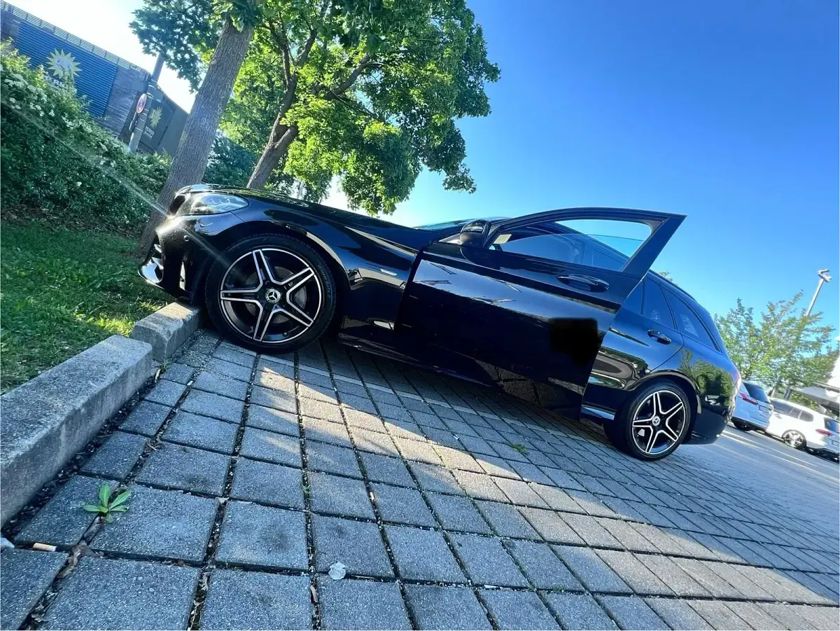 Gebraucht Mercedes 220 AMG line 194 PS (142 kW) 2021 Andere farben Kombi