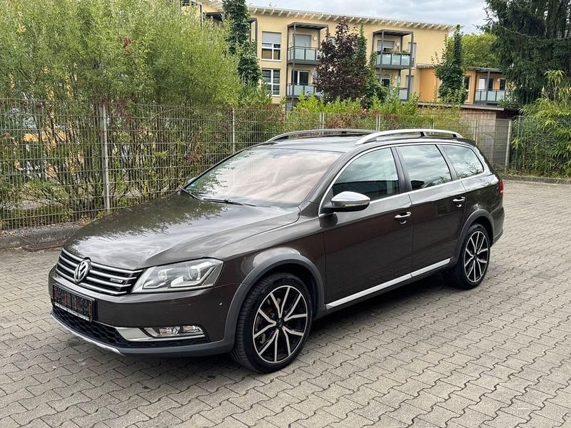 Schwarz Gebraucht 2012 VW Passat Alltrack Kombi | 7.980 € (Superpreis) - Bild 1/4
