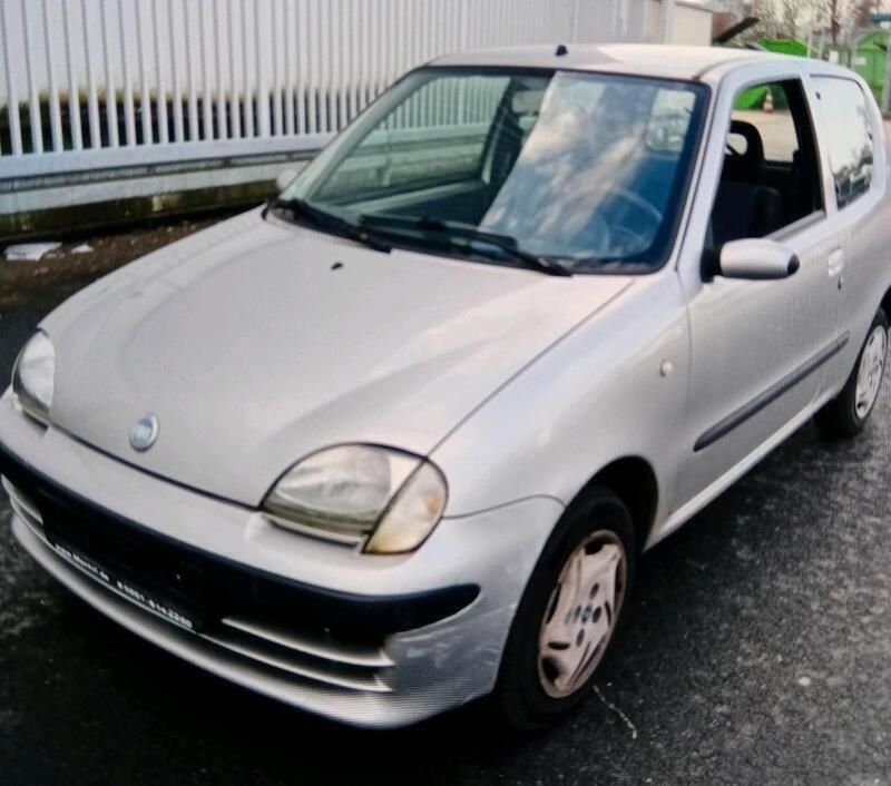 Silber Gebraucht 2003 Fiat Seicento Kleinwagen | 850 € (Fairer Preis) - Bild 1/4