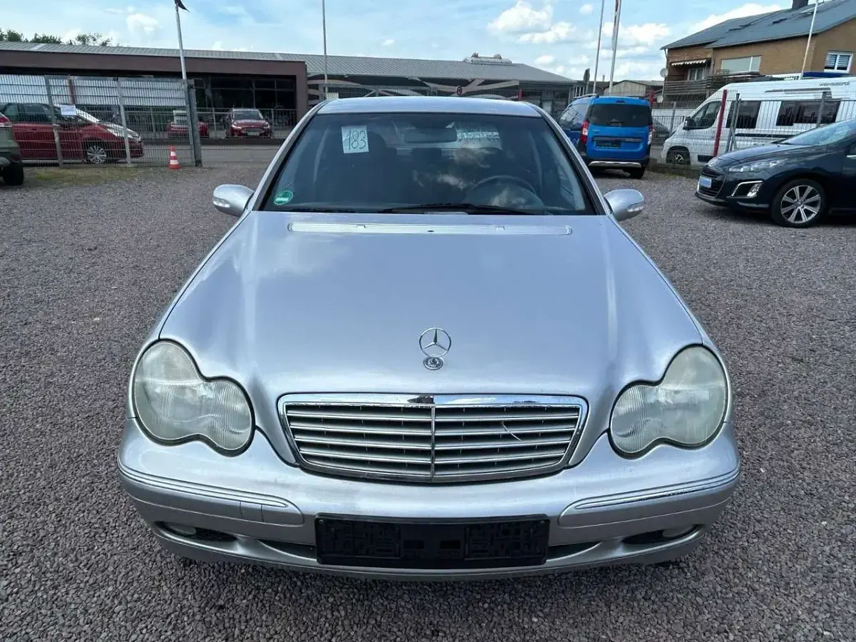 Gebraucht Mercedes C180 Elegance 129 PS (94 kW) 2001 Silber Limousine