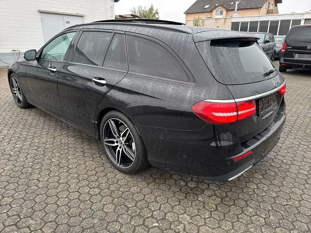 Gebraucht Mercedes E350 AMG 286 PS (210 kW) 2019 Schwarz Limousine