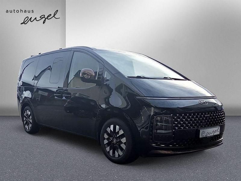 Gebraucht Hyundai Staria Signature 177 PS (130 kW) 2021 Schwarz Van / Kleinbus