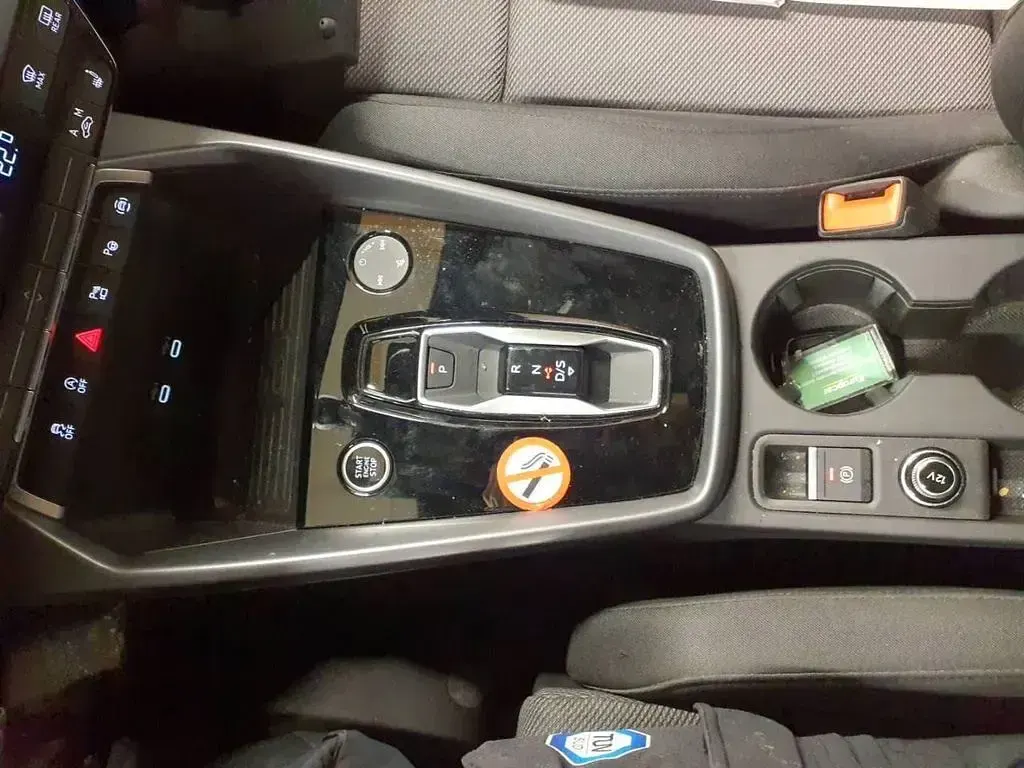Gebraucht Audi A3 Ambiente 150 PS (110 kW) 2025 Daytonagrau perleffekt (metallic) Limousine