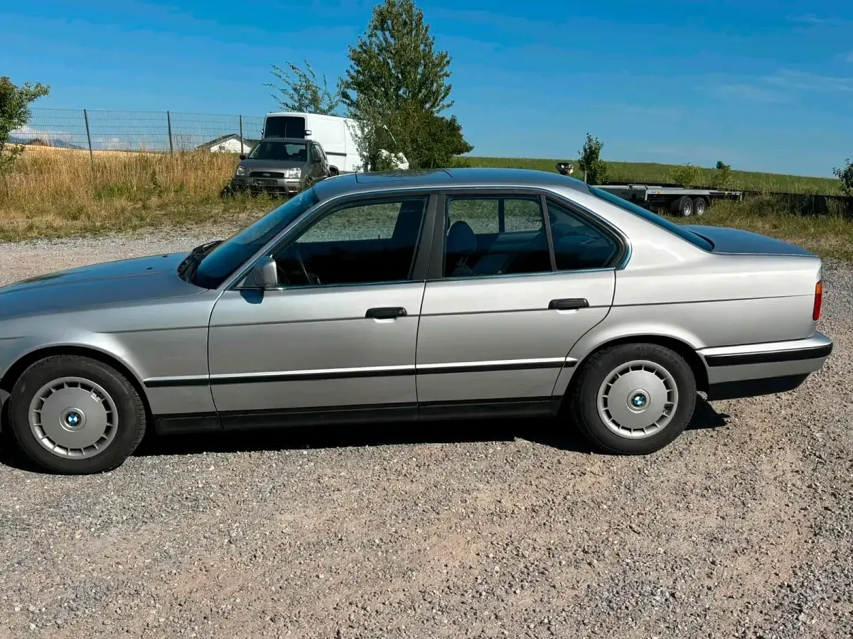 Gebraucht BMW 520 150 PS (110 kW) 1992 Silber Limousine