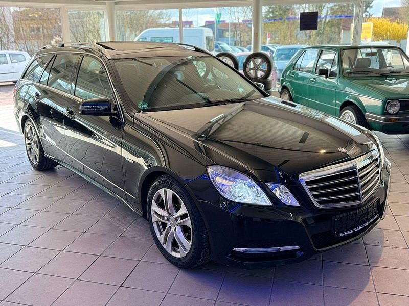 Gebraucht Mercedes E250 Avantgarde 204 PS (150 kW) 2011 Schwarz Kombi