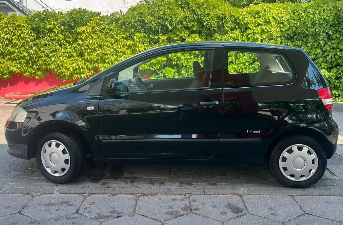 Gebraucht VW Fox 40 PS (29 kW) 2008 Schwarz Kleinwagen