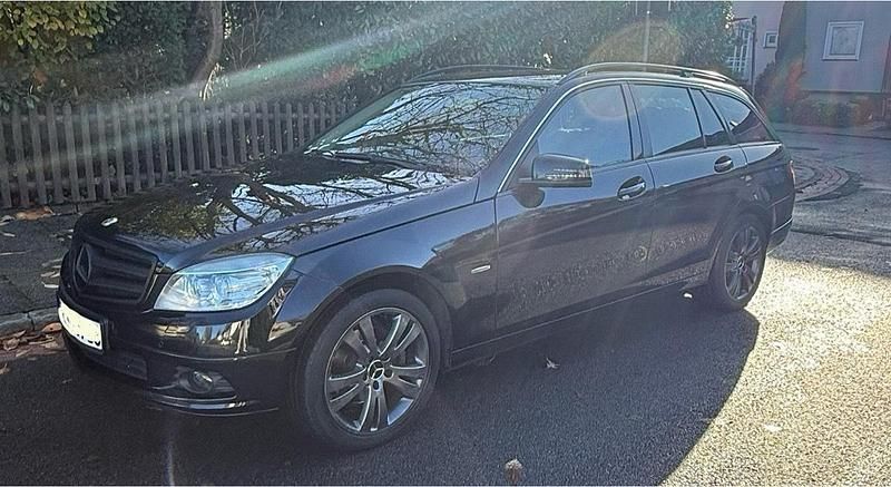Schwarz Gebraucht 2010 Mercedes C220 Kombi | 5.750 € (Fairer Preis) - Bild 1/4
