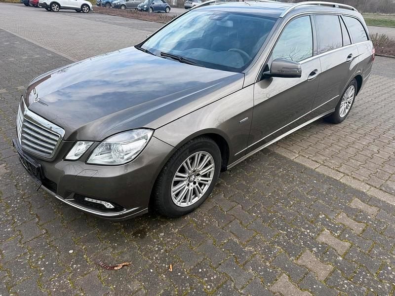 Gebraucht Mercedes E350 Elegance 292 PS (214 kW) 2010 Grau Kombi