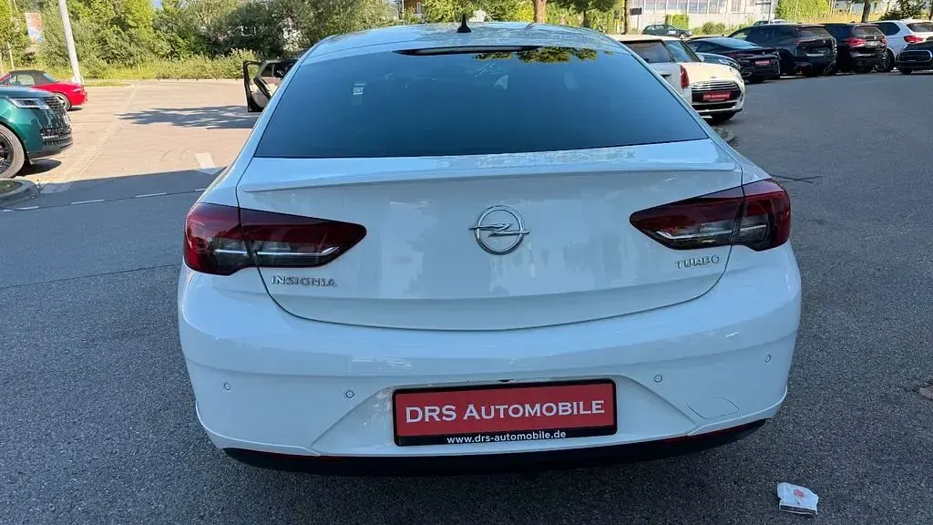 Gebraucht Opel Insignia Dynamic 165 PS (121 kW) 2018 Weiß Limousine