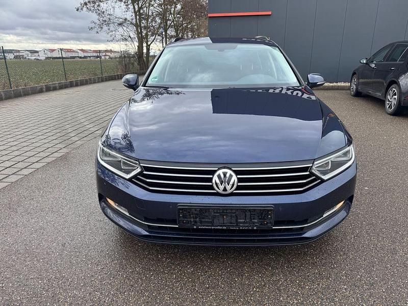 Gebraucht VW Passat Comfortline 150 PS (110 kW) 2016 Blau Kombi