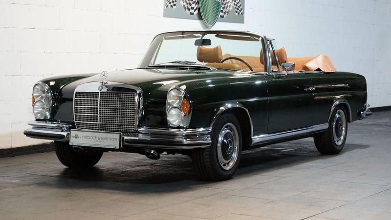 Grün Gebraucht 1970 Mercedes W111 SE Cabrio | 280.000 € - Bild 1/4