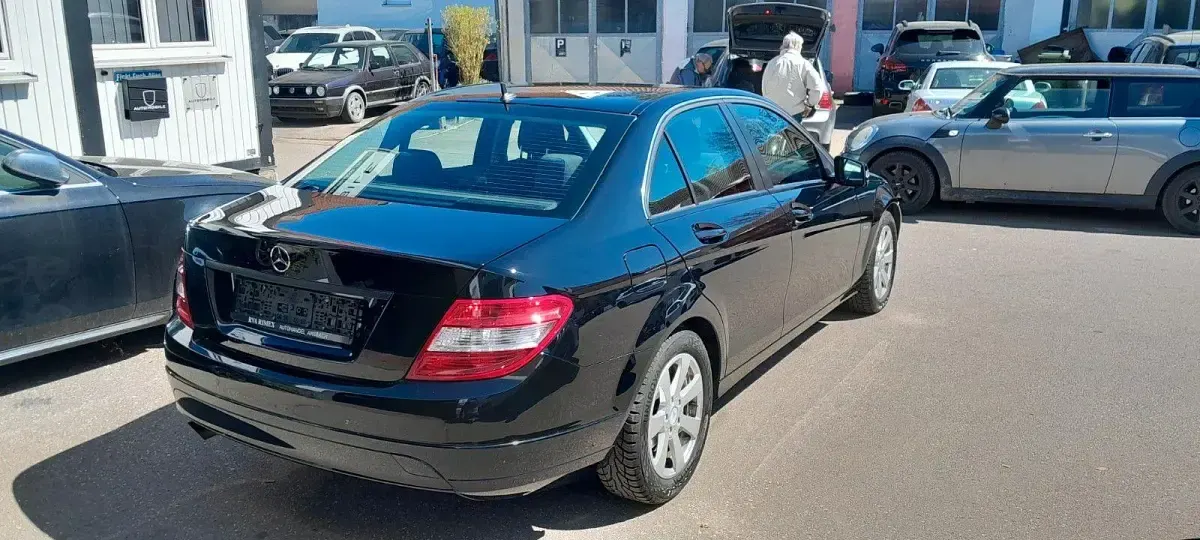 Gebraucht Mercedes C180 156 PS (114 kW) 2010 Schwarz Limousine