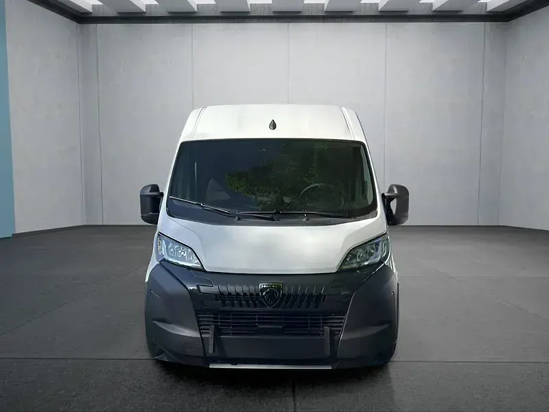 Gebraucht Peugeot Boxer 140 PS (102 kW) 2025 Weiß Van