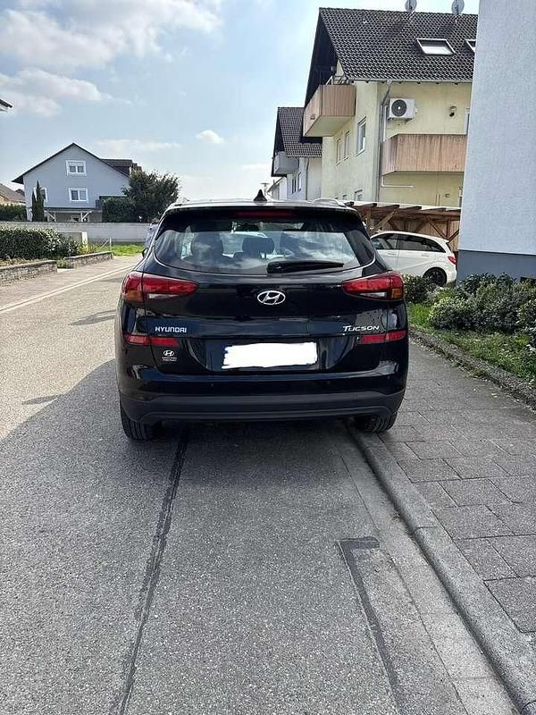 Gebraucht Hyundai Tucson 132 PS (97 kW) 2019 Schwarz SUV