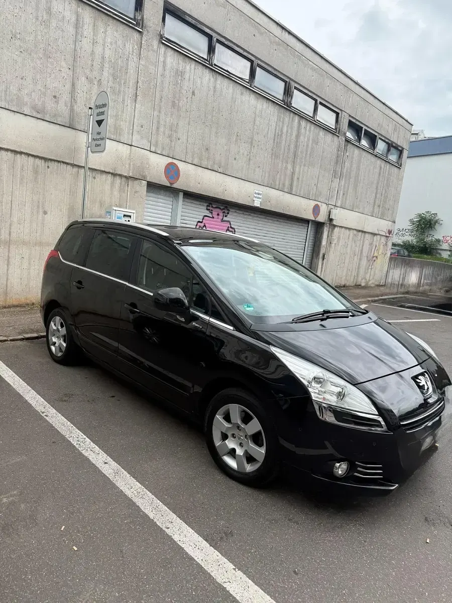 Gebraucht Peugeot 5008 150 PS (110 kW) 2013 Schwarz Van / Kleinbus