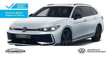 Silber Gebraucht 2025 VW Passat R-line Kombi | 46.995 € (Guter Preis) - Bild 1/4