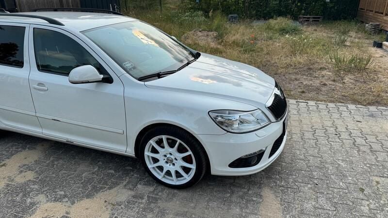 Weiß Gebraucht 2010 Skoda Octavia RS Kombi | 5.500 € (Superpreis) - Bild 1/4