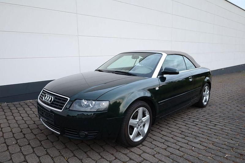 Grün Gebraucht 2004 Audi A4 Cabriolet Cabrio | 8.999 € (Teuer) - Bild 1/4