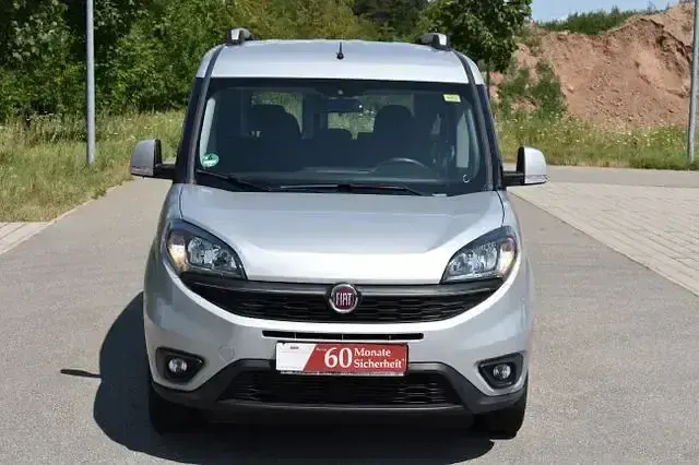 Gebraucht Fiat Doblò 120 PS (88 kW) 2019 Silber Van / Kleinbus