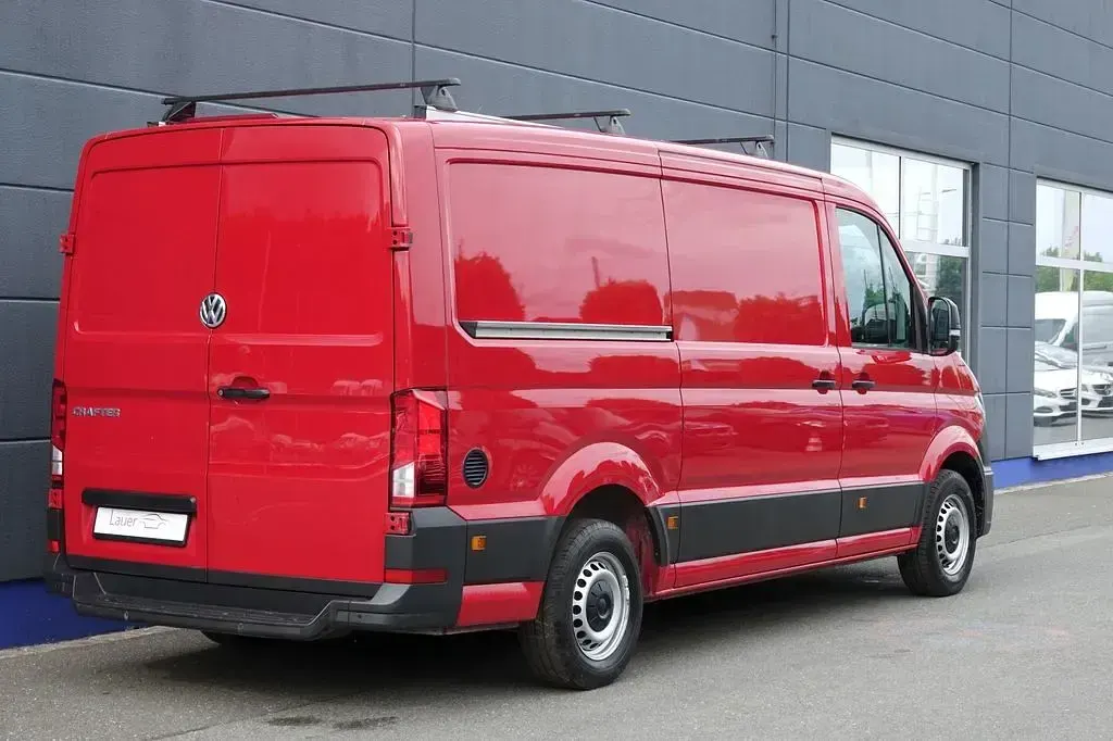 Gebraucht VW Crafter 102 PS (75 kW) 2022 Rot Van