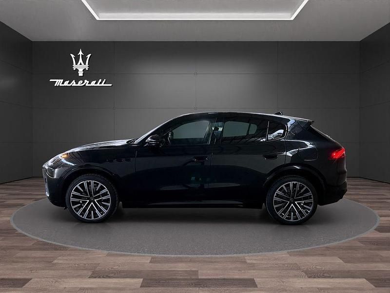 Neu Maserati Grecale 330 PS (242 kW) 2025 Schwarz SUV