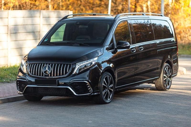 Schwarz Gebraucht 2018 Mercedes V250 Avantgarde Van / Kleinbus | 36.900 € (Fairer Preis) - Bild 1/4