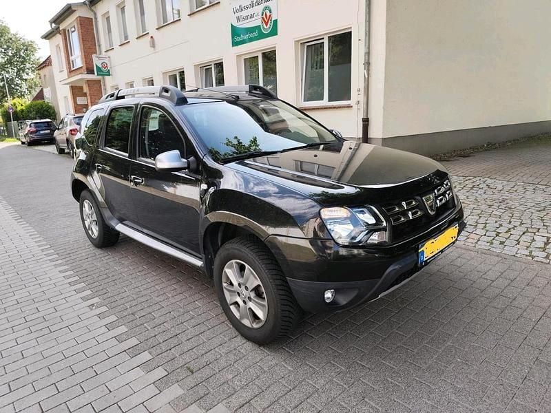 Schwarz Gebraucht 2016 Dacia Duster SUV | 7.450 € (Superpreis) - Bild 1/4