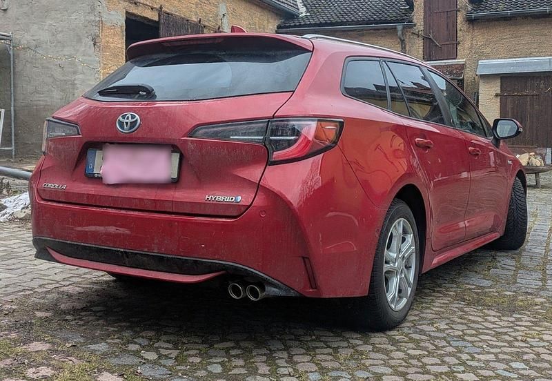 Gebraucht Toyota Corolla Team 184 PS (135 kW) 2021 Rot Kombi