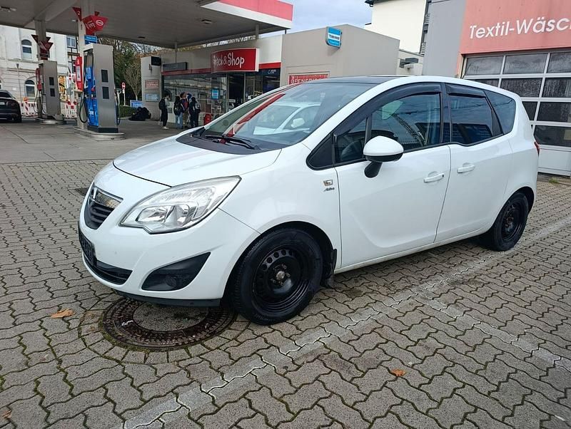 Gebraucht Opel Meriva Active 120 PS (88 kW) 2014 Weiß Van / Kleinbus