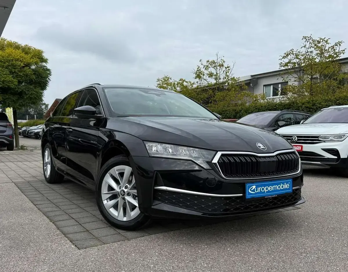 Neu Skoda Octavia Easy 150 PS (110 kW) 2025 Blackmagic perleffekt/schwarz Kombi