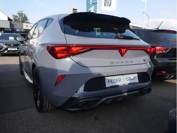 Neu Cupra Leon 300 PS (220 kW) 2026 Graphene grau Limousine